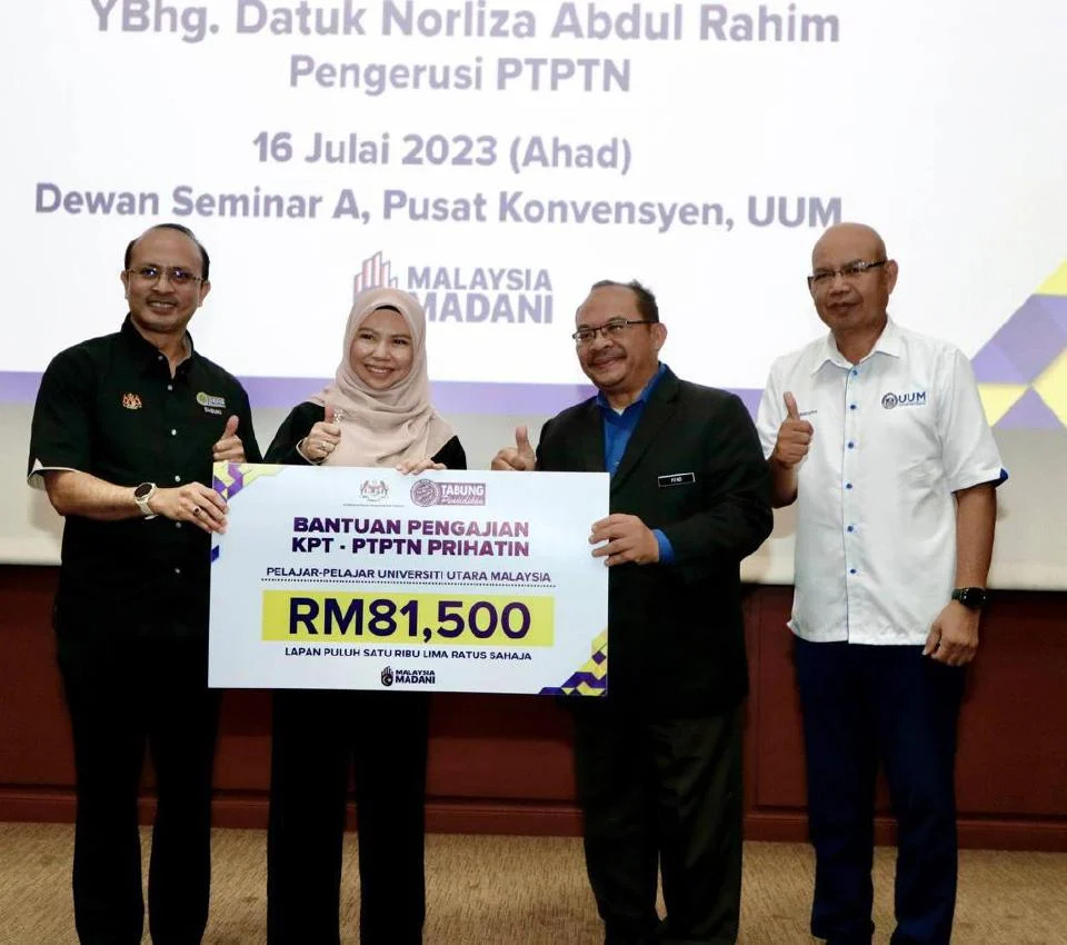 Seramai 454 Pelajar Terima Agihan Bantuan Lebih RM200 000 Berita